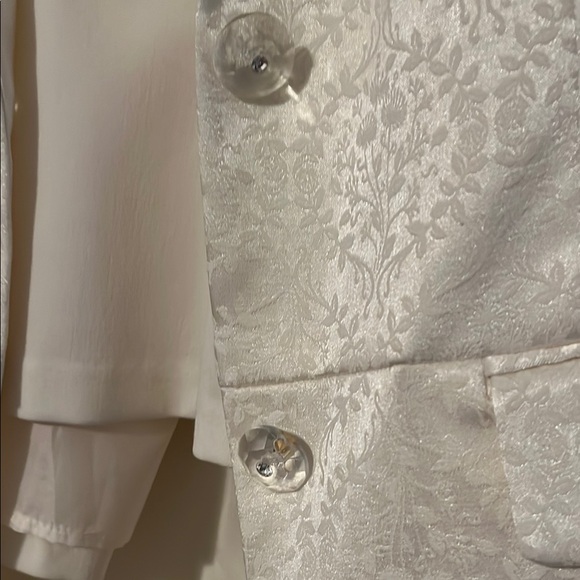 Apostrophe Cream coat with matching skirt with Faux Fur Collar - Picture 3 of 7